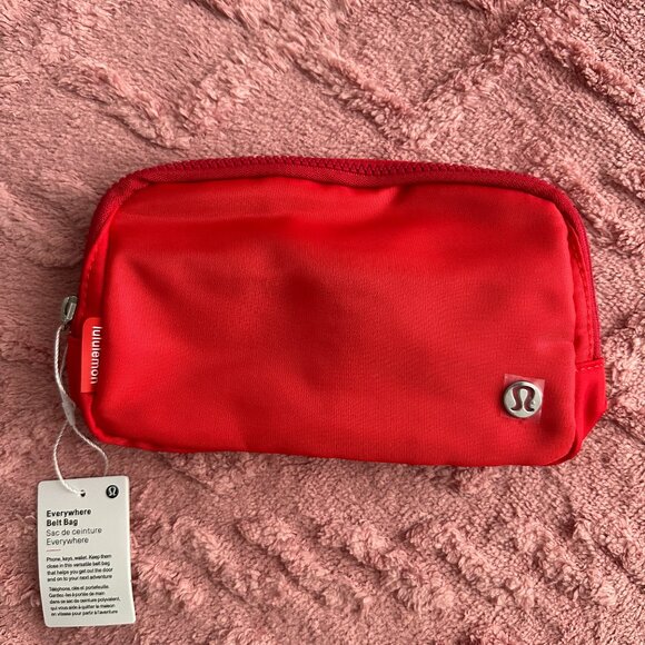 lululemon athletica Red everywhere belt bag brand new - Picture 1 of 8